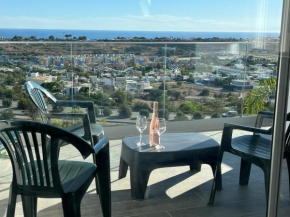 Ocean view by Charmes B